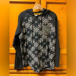 WXYZ Pullover Hoodie Shirt Black & White Paisley Pattern Women’s Size Medium